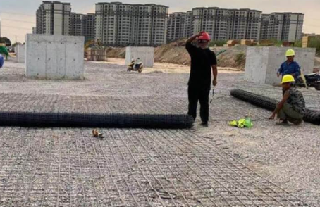 延安土工格栅铺设前地基要怎么处理？